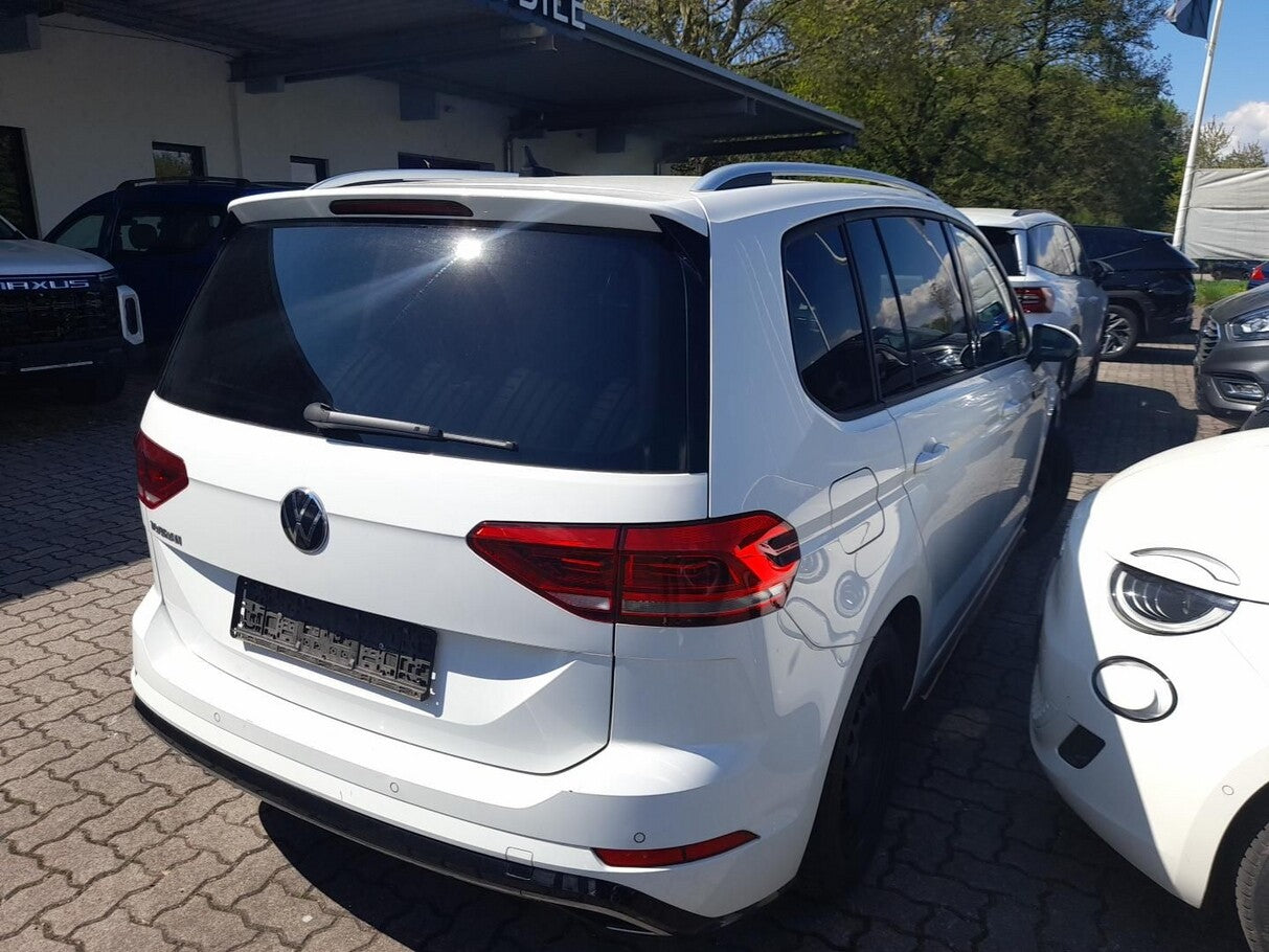 Volkswagen Touran 1.5 TSI 150 DSG Comfortline 7S R-Line Nav 170777668 3