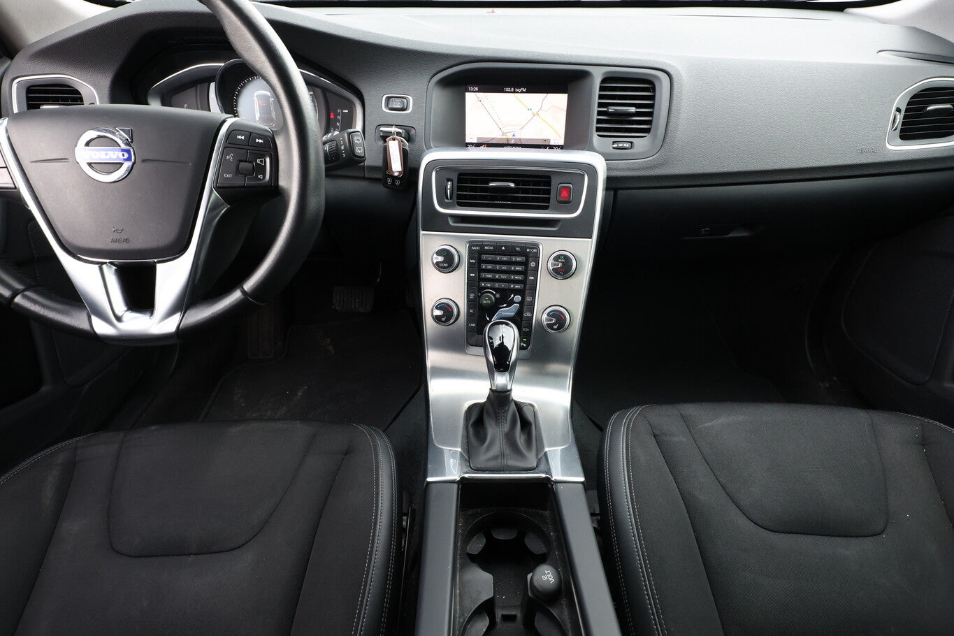 Volvo V60 T3 152 Geartronic Momentum Nav PDC LM16 114913004 7