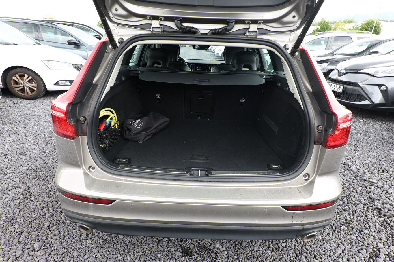Volvo V60 T6 Twin Engine 340 Aut. AWD Momentum Pro LED 128373008 10