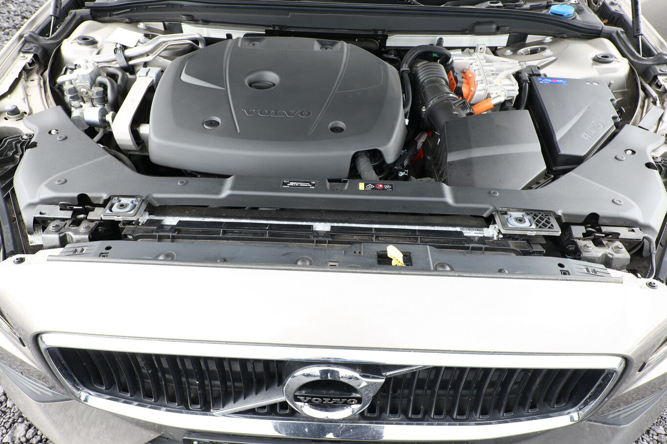 Volvo V60 T6 Twin Engine 340 Aut. AWD Momentum Pro LED 128373008 11