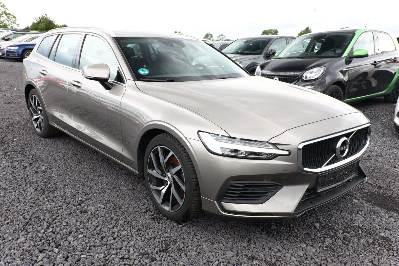 Volvo V60 T6 Twin Engine 340 Aut. AWD Momentum Pro LED 128373008 1