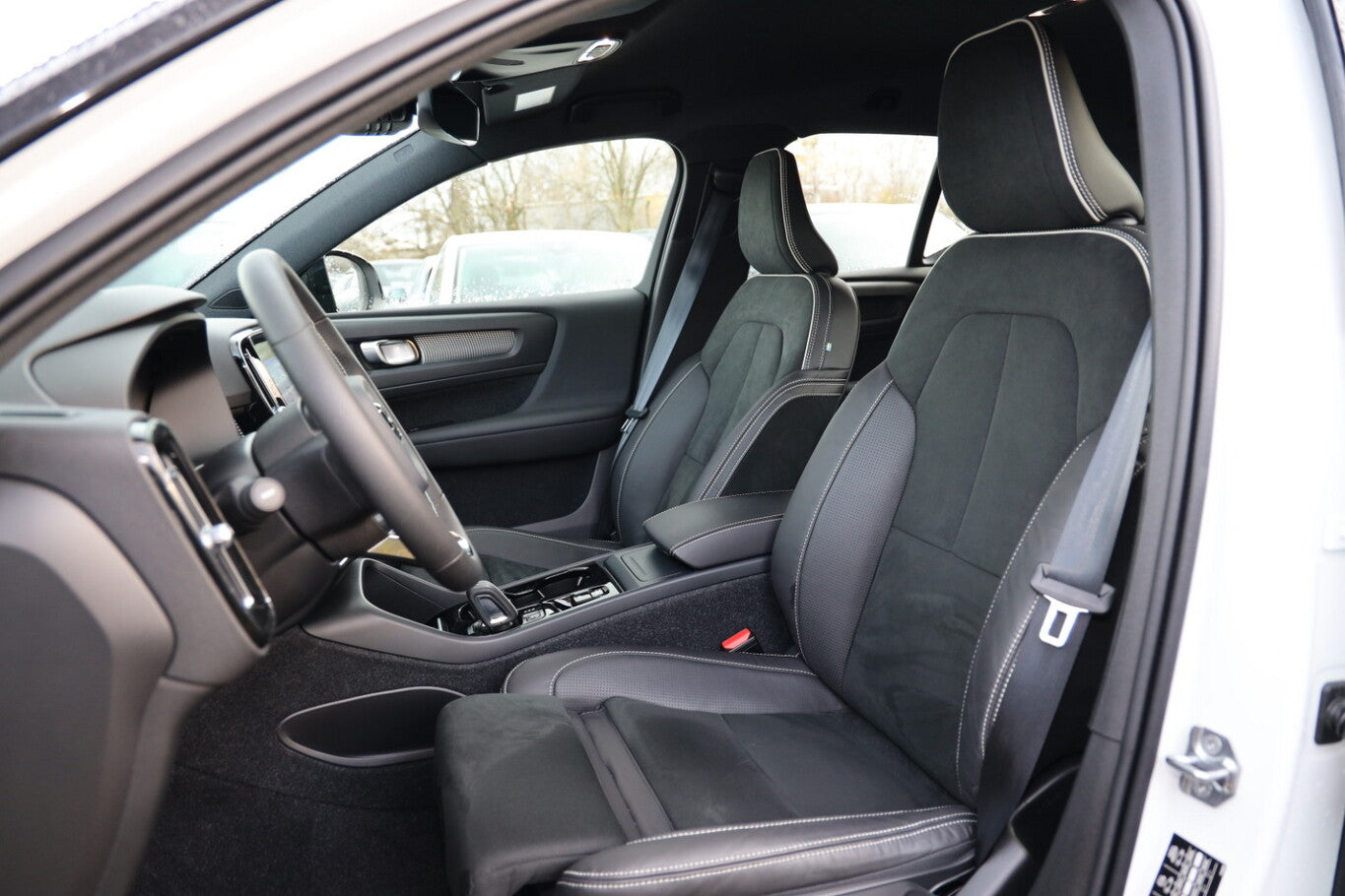Volvo XC 40 T4 190 Aut. R-Design LED Nav ACC PDC DAB 107912414 5