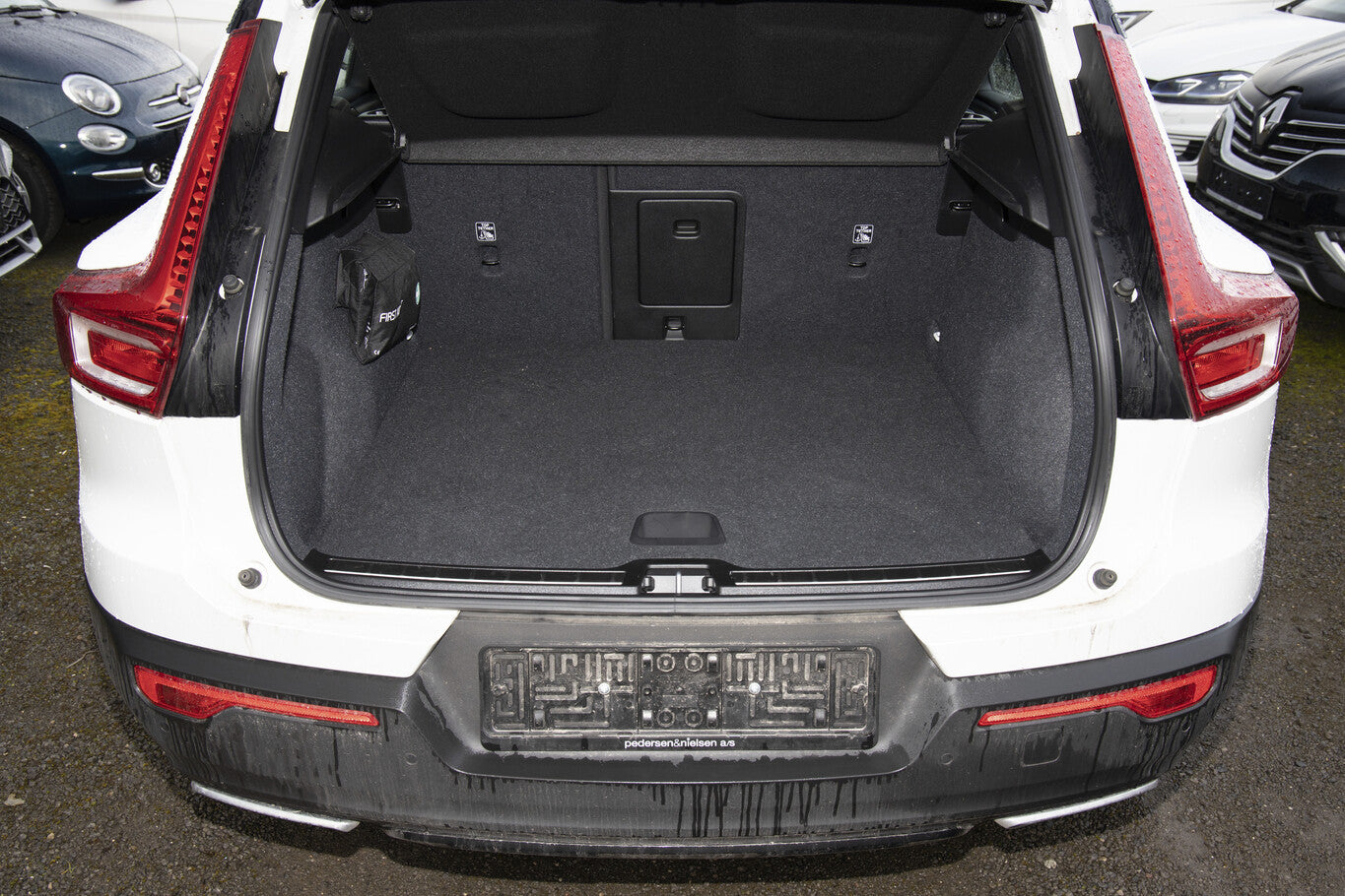 Volvo XC 40 T4 190 Aut. R-Design LED Nav ACC PDC DAB 107912414 10