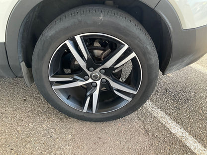 Neumático trasero izquierdo